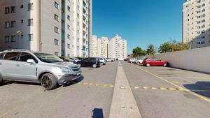 Image 11 - 823549